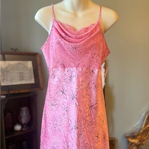 DELICATES PINK BOUQUET SLIP NIGHTIE SIZE MEDIUM NWT VINTAGE LINGERIE